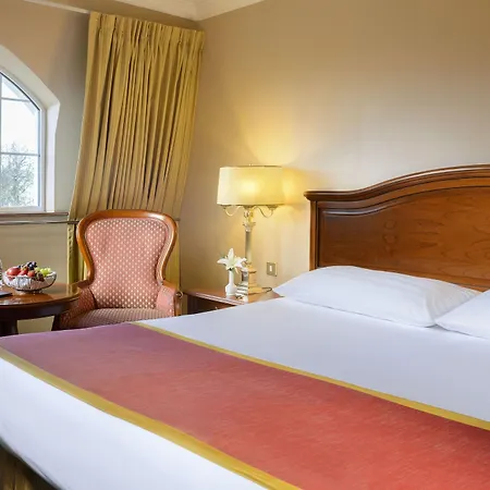 Avenue Hotel