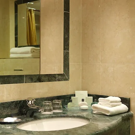 Avenue Отель 4*