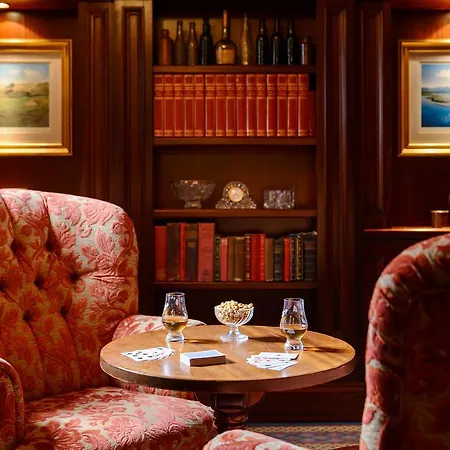 Avenue Hotel 4*